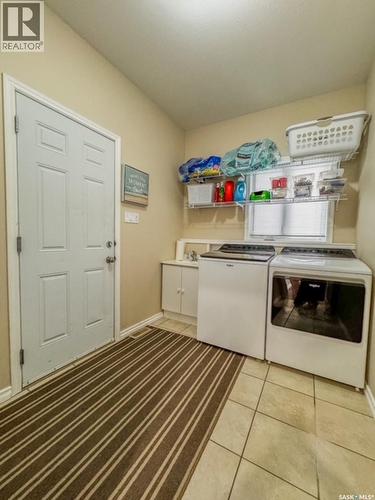 520 Palliser Drive, Swift Current, SK - Indoor Photo Showing Laundry Room