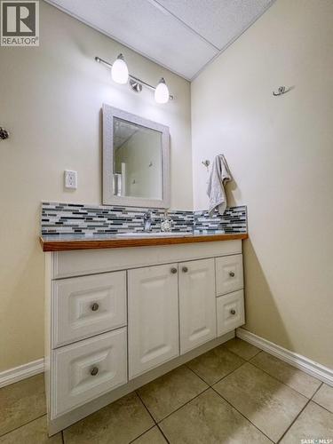 520 Palliser Drive, Swift Current, SK - Indoor Photo Showing Bathroom