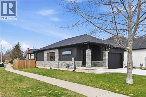 4 HARVARD Court  Welland, ON L3B 6E7