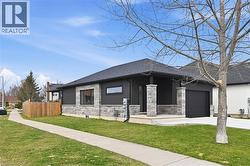 4 HARVARD Court Welland, ON L3B 6E7