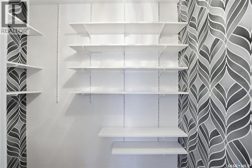 406 Laycoe Crescent, Saskatoon, SK - Indoor With Storage