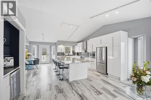 406 Laycoe Crescent, Saskatoon, SK - Indoor Photo Showing Kitchen