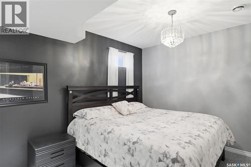 406 Laycoe Crescent, Saskatoon, SK - Indoor Photo Showing Bedroom
