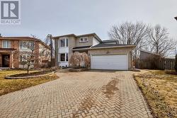 1078 ROUNDELAY COURT  Oshawa, ON L1J 7R7