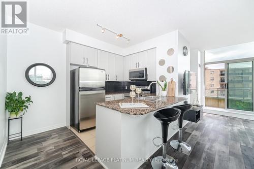 510 - 3515 Kariya Drive, Mississauga, ON - Indoor Photo Showing Kitchen With Upgraded Kitchen