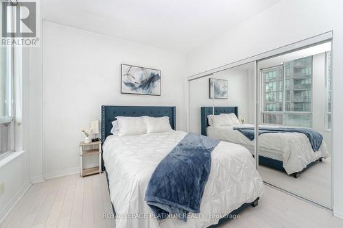 510 - 3515 Kariya Drive, Mississauga, ON - Indoor Photo Showing Bedroom