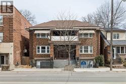 153A JANE STREET  Toronto, ON M6S 3Y8