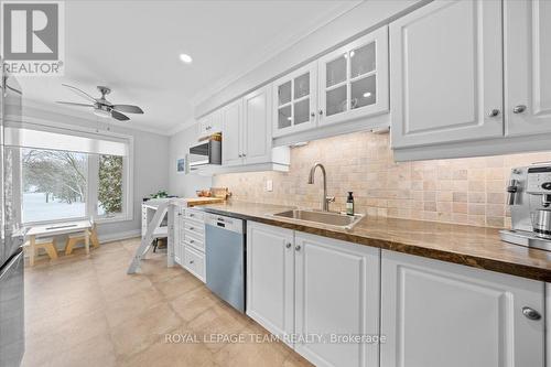 2795 Flannery Drive, Ottawa, ON - Indoor Photo Showing Kitchen