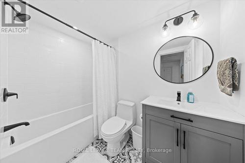 2795 Flannery Drive, Ottawa, ON - Indoor Photo Showing Bathroom