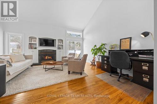 2795 Flannery Drive, Ottawa, ON - Indoor With Fireplace