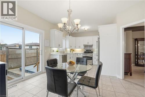 486 Delaney Court, Burlington, ON - Indoor Photo Showing Dining Room