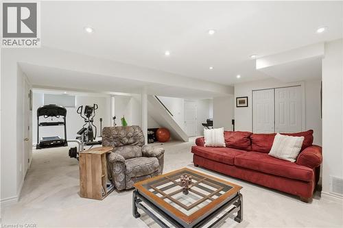 486 Delaney Court, Burlington, ON - Indoor Photo Showing Living Room