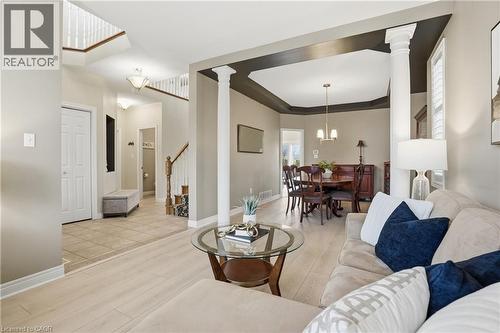 486 Delaney Court, Burlington, ON - Indoor Photo Showing Living Room