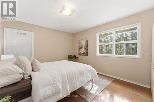 708 Montbeck Crescent, Mississauga, ON - Indoor Photo Showing Bedroom