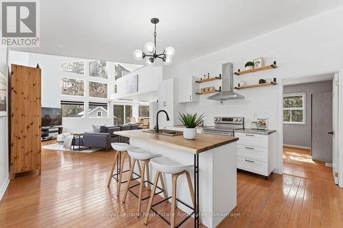 708 Montbeck Crescent, Mississauga, ON - Indoor Photo Showing Kitchen