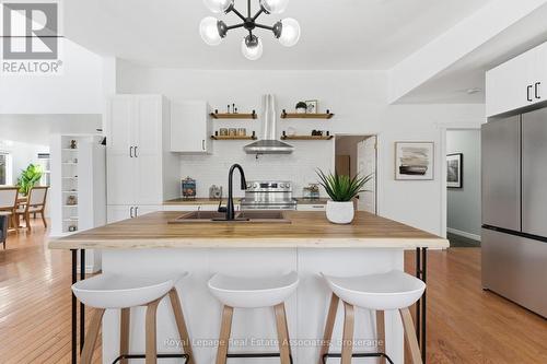 708 Montbeck Crescent, Mississauga, ON - Indoor