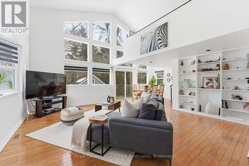 708 Montbeck Crescent, Mississauga, ON - Indoor Photo Showing Living Room