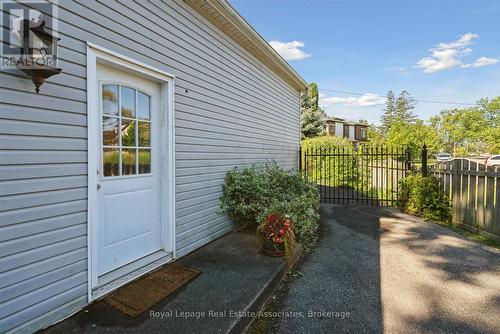 708 Montbeck Crescent, Mississauga, ON - Outdoor