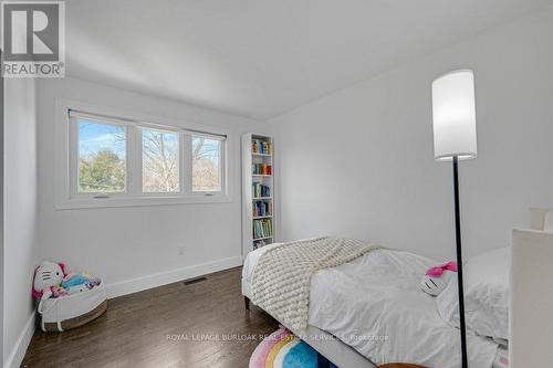 628 Ardleigh Crescent, Burlington, ON - Indoor Photo Showing Bedroom