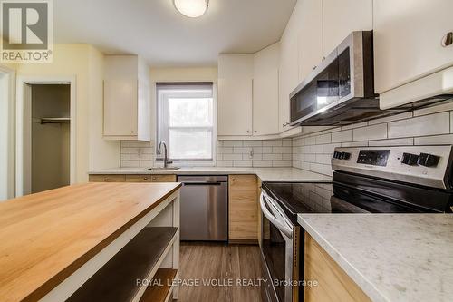 284 Westcourt Place, Waterloo, ON - Indoor Photo Showing Kitchen With Stainless Steel Kitchen