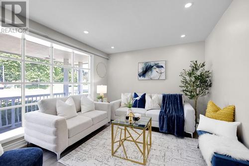 470 Franklin Street N, Kitchener, ON - Indoor Photo Showing Living Room