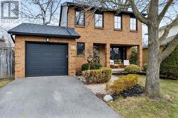 181 CHALMERS STREET Oakville (Br Bronte), ON L6L 5R7