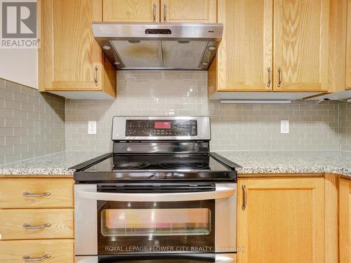 128 Donnenwerth Drive, Kitchener, ON - Indoor Photo Showing Kitchen