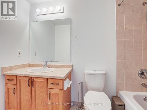 128 Donnenwerth Drive, Kitchener, ON - Indoor Photo Showing Bathroom