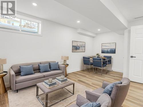 128 Donnenwerth Drive, Kitchener, ON - Indoor Photo Showing Living Room