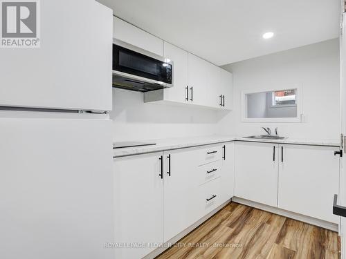 128 Donnenwerth Drive, Kitchener, ON - Indoor