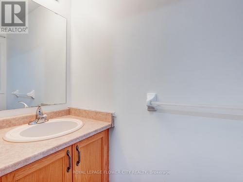128 Donnenwerth Drive, Kitchener, ON - Indoor Photo Showing Bathroom