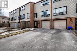 77 - 77 PARKLANE CIRCLE Clarington (Bowmanville), ON L1C 3V9