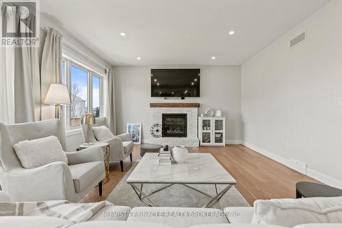 2138 Wallingford Avenue, London North (North R), ON - Indoor Photo Showing Living Room With Fireplace