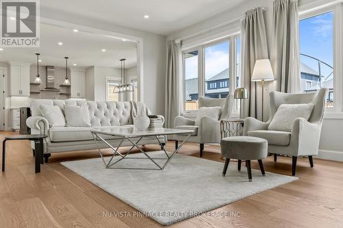 2138 Wallingford Avenue, London North (North R), ON - Indoor Photo Showing Living Room