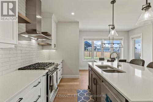 2138 Wallingford Avenue, London North (North R), ON - Indoor Photo Showing Kitchen With Double Sink With Upgraded Kitchen
