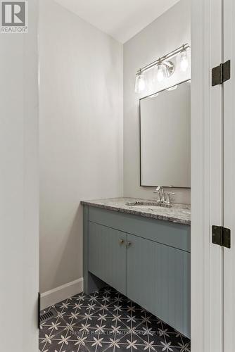 2138 Wallingford Avenue, London North (North R), ON - Indoor Photo Showing Bathroom