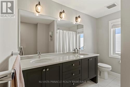 2138 Wallingford Avenue, London North (North R), ON - Indoor Photo Showing Bathroom