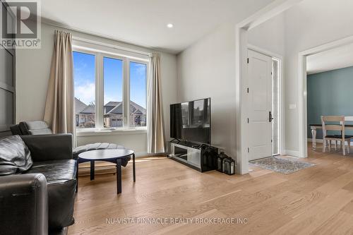 2138 Wallingford Avenue, London North (North R), ON - Indoor Photo Showing Living Room