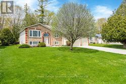 40 FAIRWAY CRESCENT  Wasaga Beach, ON L9Z 1B8