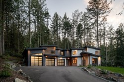 1535 Eagle Way North Saanich, BC V8L 5S3