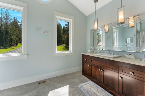 1179 Barnes Rd, Crofton, BC 