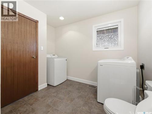 82 Burton Street, Grand Coulee, SK - Indoor Photo Showing Laundry Room