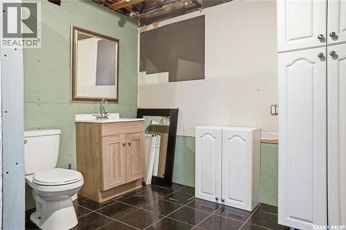 82 Burton Street, Grand Coulee, SK - Indoor Photo Showing Bathroom