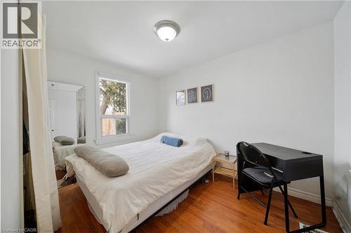 67 Glendale Avenue N, Hamilton, ON - Indoor Photo Showing Bedroom