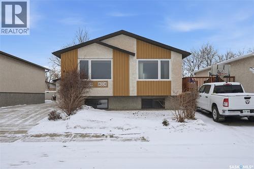 6914 Cunningham Drive, Regina, SK - Outdoor With Exterior