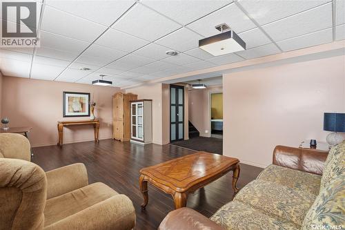 6914 Cunningham Drive, Regina, SK - Indoor Photo Showing Living Room