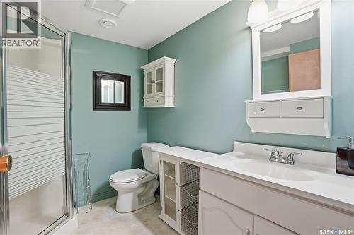6914 Cunningham Drive, Regina, SK - Indoor Photo Showing Bathroom