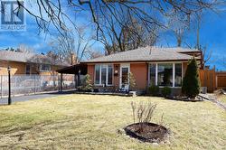 2694 TRUSCOTT DRIVE  Mississauga, ON L5J 2B7