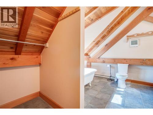 130 8Th Street N, Kaslo, BC - Indoor