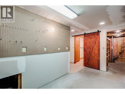 130 8Th Street N, Kaslo, BC - Indoor